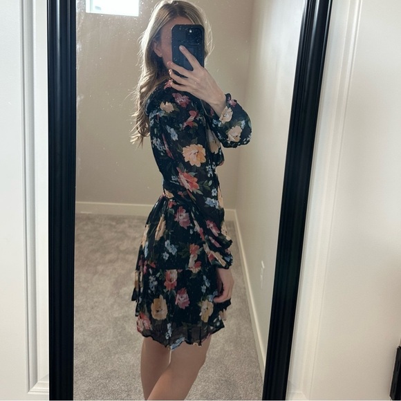 Yumi Kim Floral Dress - Picture 4 of 11